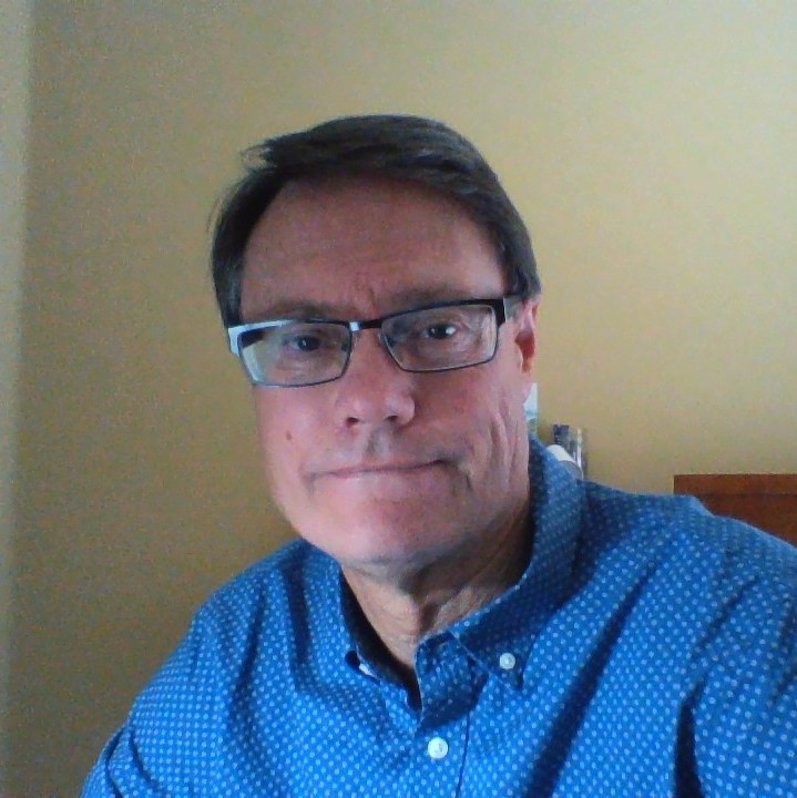 Headshot of Lee Johnson