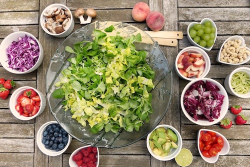 green salad with toppings
